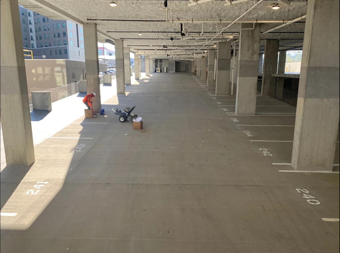 Crosshatch loading zone